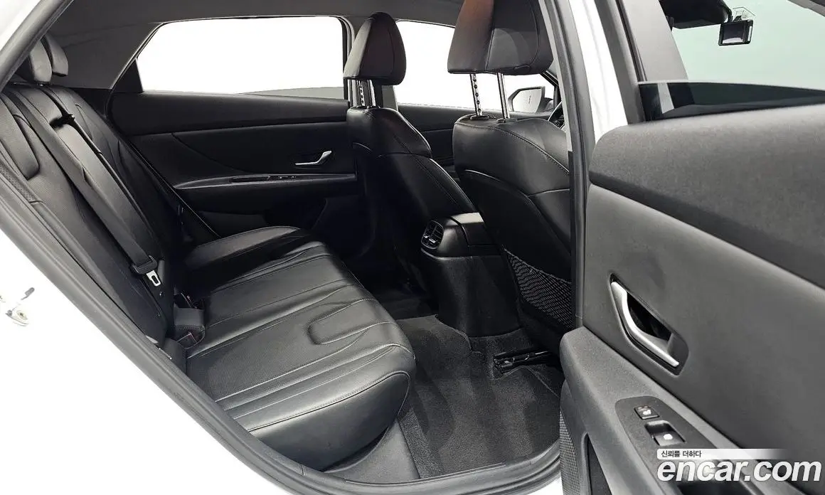 Hyundai Avante 2022 1.6 автомат (гидро), фото 18