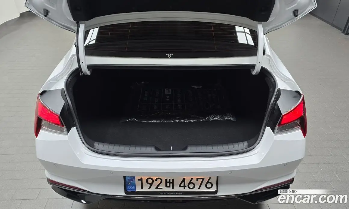 Hyundai Avante 2023 1.6 автомат (гидро), фото 26