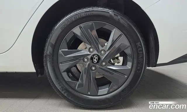 Hyundai Avante 2023 1.6 автомат (гидро), миниатюра 7