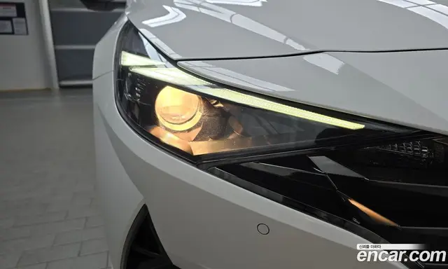 Hyundai Avante 2023 1.6 автомат (гидро), миниатюра 8