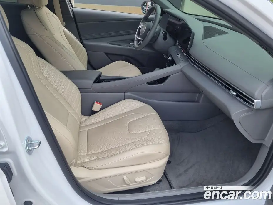 Hyundai Avante 2024 1.6 автомат (гидро), фото 15