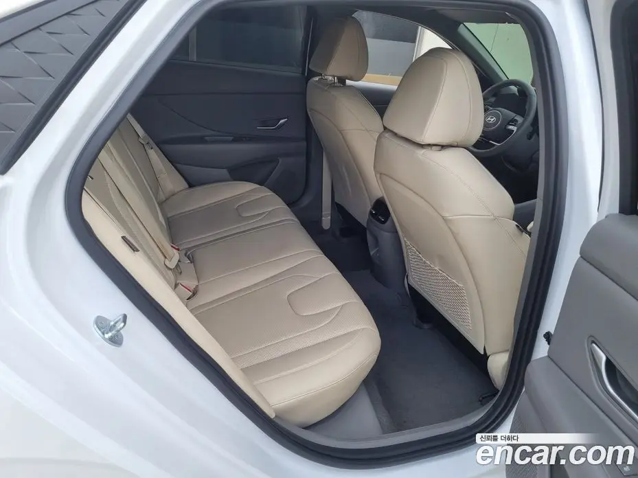 Hyundai Avante 2024 1.6 автомат (гидро), фото 16