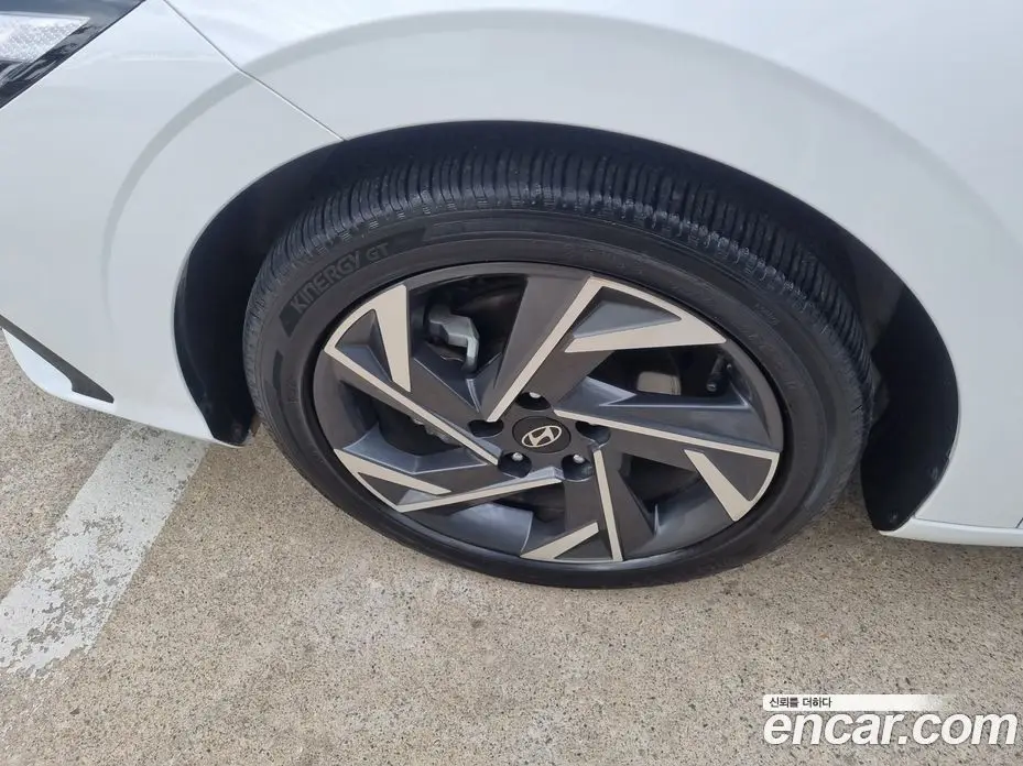 Hyundai Avante 2024 1.6 автомат (гидро), фото 18