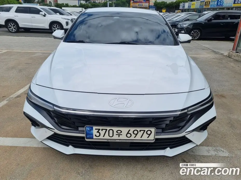 Hyundai Avante 2024 1.6 автомат (гидро), фото 3