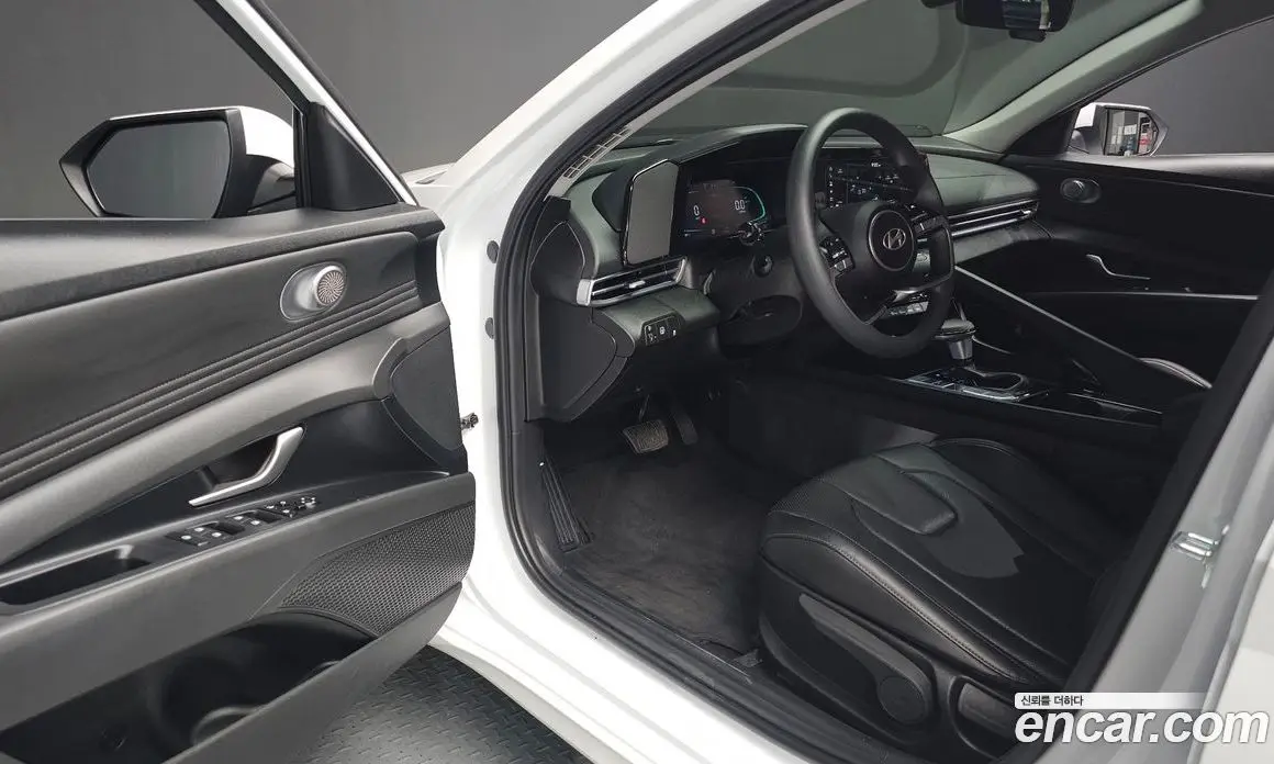 Hyundai Avante 2025 1.6 автомат (гидро), фото 11