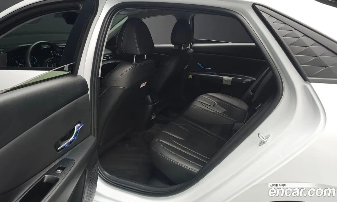 Hyundai Avante 2025 1.6 автомат (гидро), фото 12