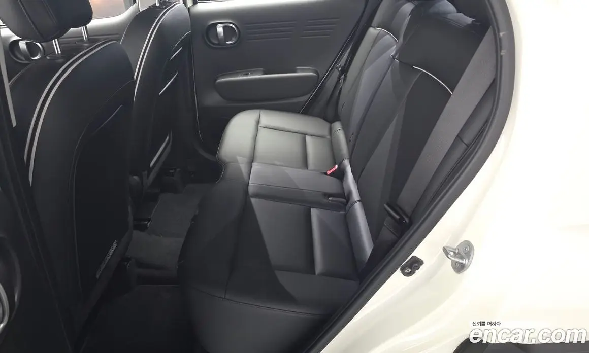 Hyundai Casper 2024 1.0 автомат (гидро), фото 18