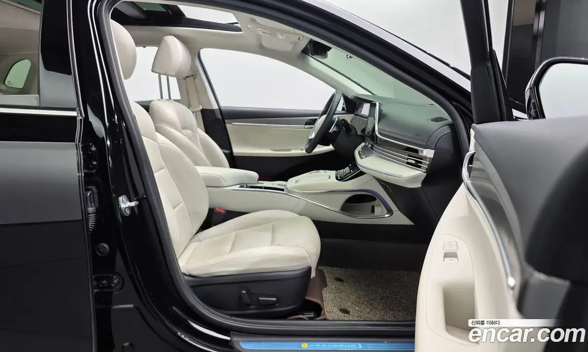 Hyundai Grandeur 2022 2.5 автомат (гидро), фото 12