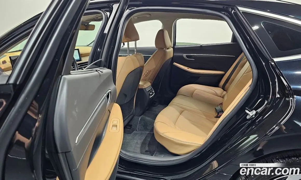 Hyundai Sonata 2023 2.0 автомат (гидро), фото 15