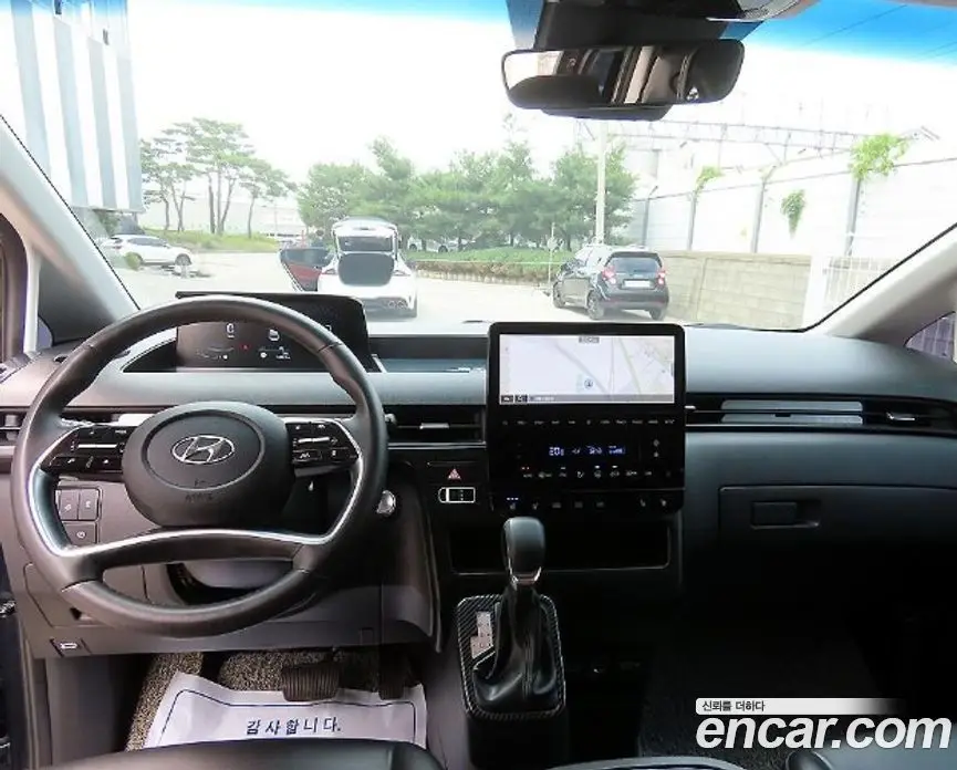Hyundai Staria 2022 2.2 автомат (гидро), фото 8