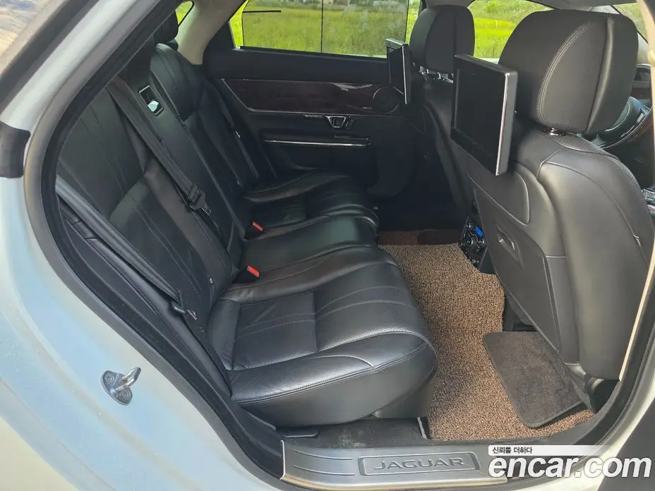 Jaguar XJ 2015 3.0 автомат (гидро), фото 17 Jaguar XJ 2015 3.0 автомат (гидро), фото 17