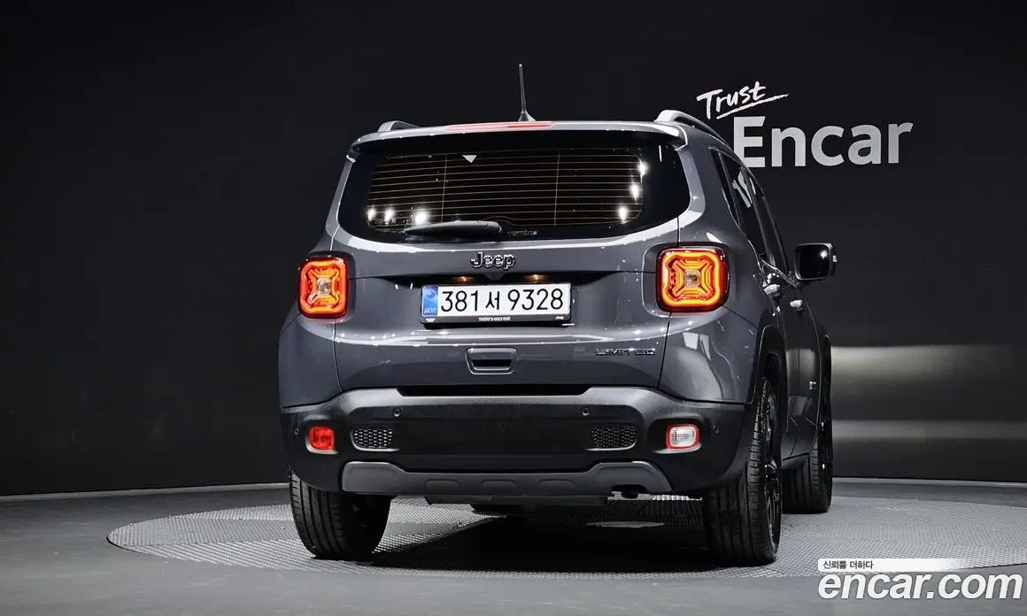 Jeep Renegade 2023 1.3 автомат (гидро), фото 4
