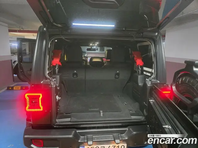 Jeep Wrangler 2021 2.0 автомат (гидро), миниатюра 11