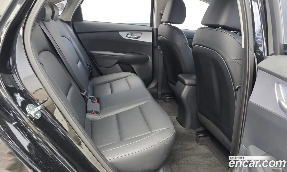 Kia K3 2023 1.6 автомат (гидро), фото 17