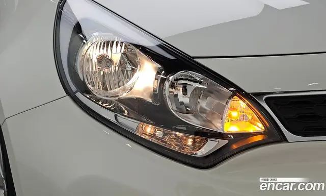 Kia Pride 2014 1.4 автомат (гидро), миниатюра 7