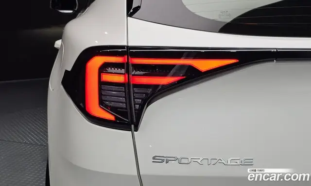 Kia Sportage 2024 1.6 автомат (гидро), миниатюра 9