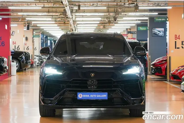 Lamborghini Urus 2023 4.0 автомат (гидро), миниатюра 1 Lamborghini Urus 2023 4.0 автомат (гидро), миниатюра 1