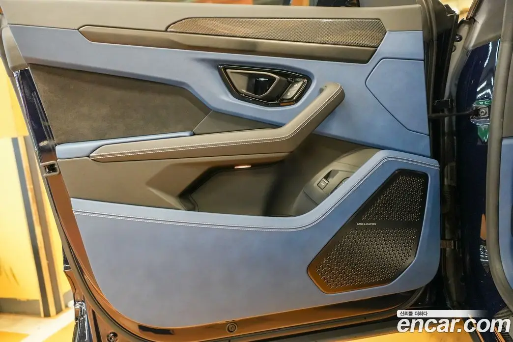 Lamborghini Urus 2023 4.0 автомат (гидро), фото 13 Lamborghini Urus 2023 4.0 автомат (гидро), фото 13