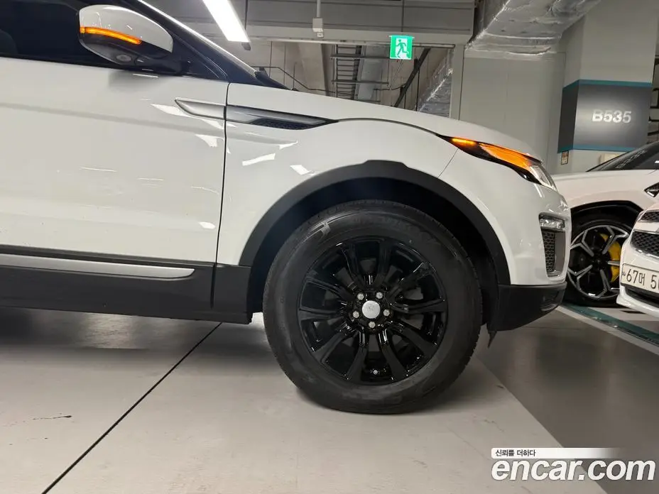 Land Rover Range Rover Evoque 2015 2.0 автомат (гидро), фото 4