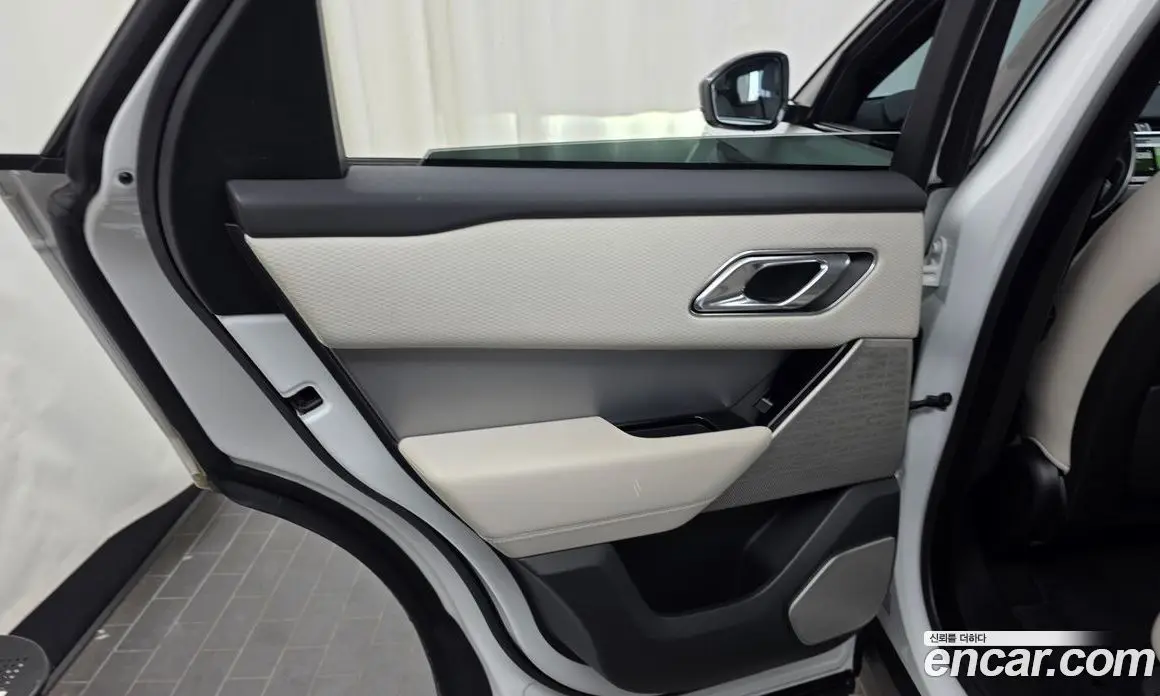 Land Rover Range Rover Velar 2018 2.0 автомат (гидро), фото 15