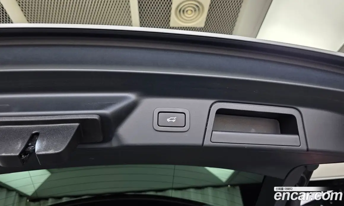 Land Rover Range Rover Velar 2018 2.0 автомат (гидро), фото 31