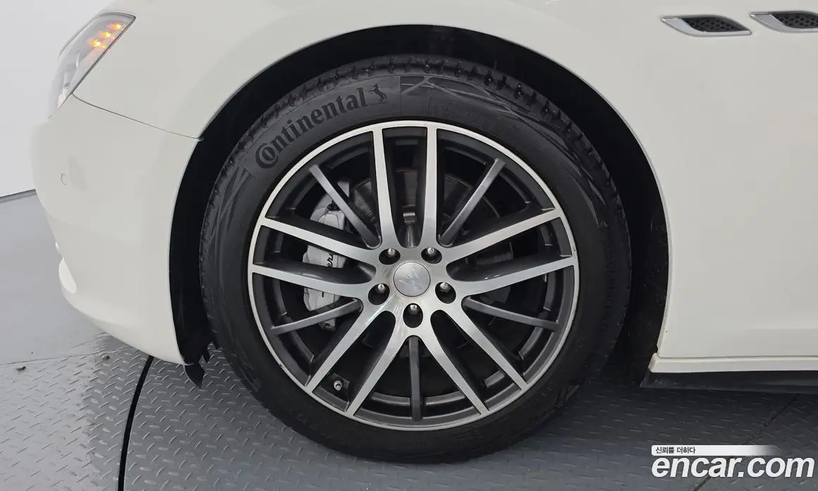 Maserati Ghibli 2015 3.0 автомат (гидро), фото 5 Maserati Ghibli 2015 3.0 автомат (гидро), фото 5