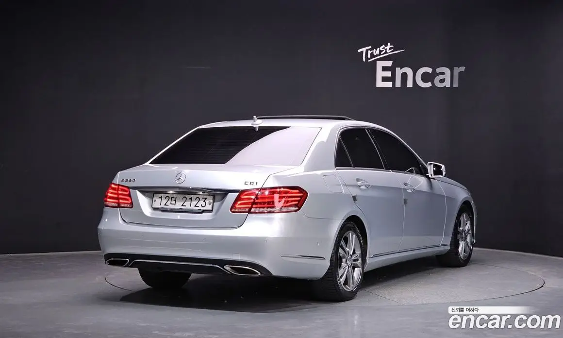 Mercedes-Benz E-Class 2013 2.1 гидро, фото 2 Mercedes-Benz E-Class 2013 2.1 гидро, фото 2