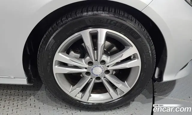 Mercedes-Benz E-Class 2013 2.1 гидро, миниатюра 7 Mercedes-Benz E-Class 2013 2.1 гидро, миниатюра 7