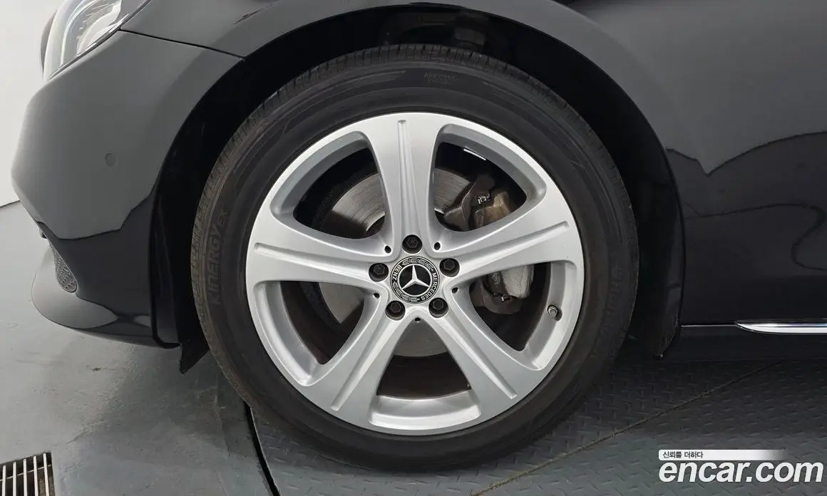 Mercedes-Benz E-Class 2017 2.0 гидро, фото 5 Mercedes-Benz E-Class 2017 2.0 гидро, фото 5