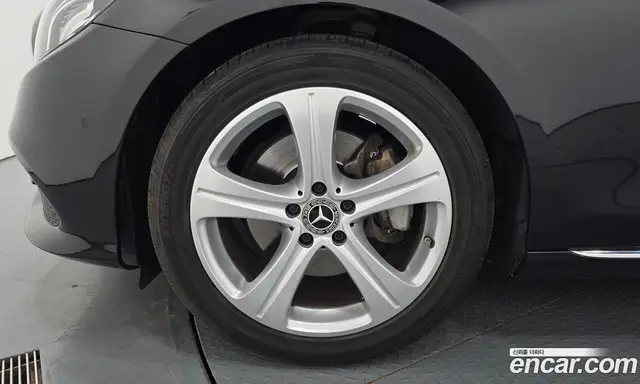 Mercedes-Benz E-Class 2017 2.0 гидро, миниатюра 5 Mercedes-Benz E-Class 2017 2.0 гидро, миниатюра 5