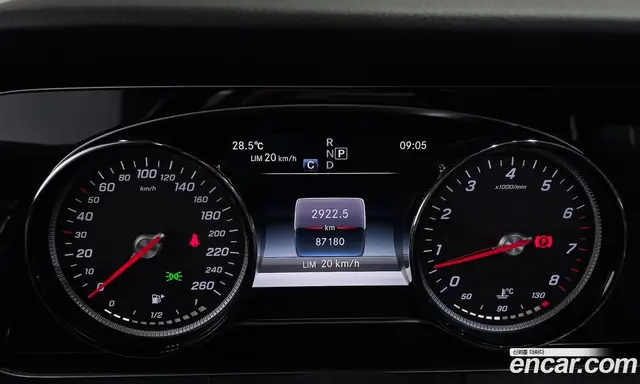 Mercedes-Benz E-Class 2017 2.0 гидро, миниатюра 8 Mercedes-Benz E-Class 2017 2.0 гидро, миниатюра 8