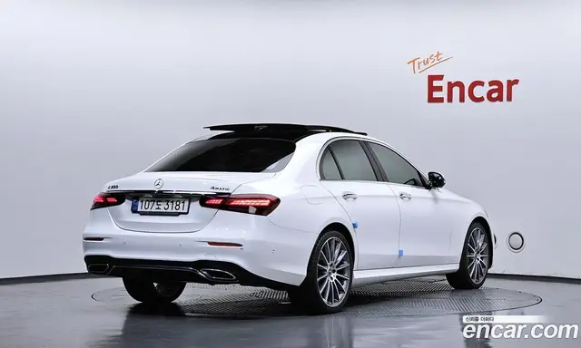 Mercedes-Benz E-Class 2021 2.0 гидро, миниатюра 2