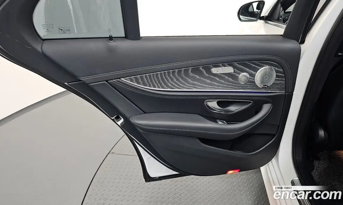 Mercedes-Benz E-Class 2021 2.0 гидро, фото 15