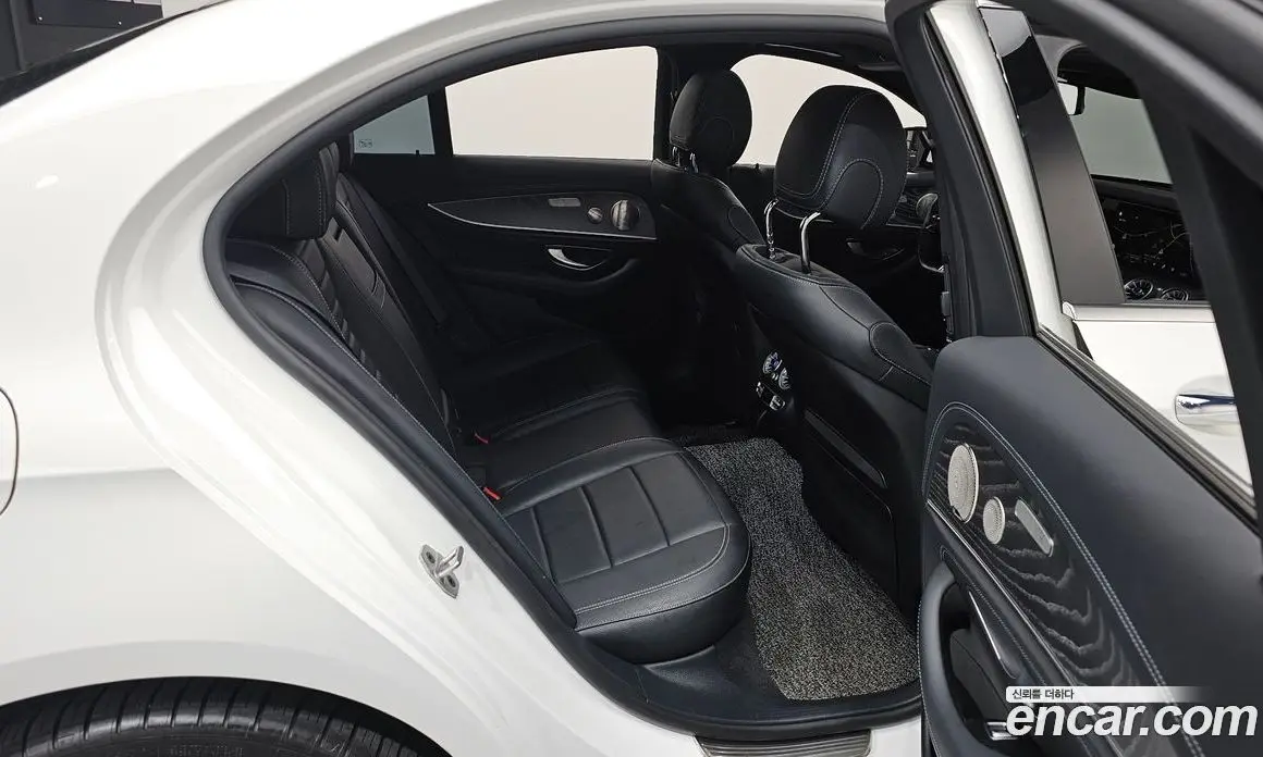 Mercedes-Benz E-Class 2021 2.0 гидро, фото 17