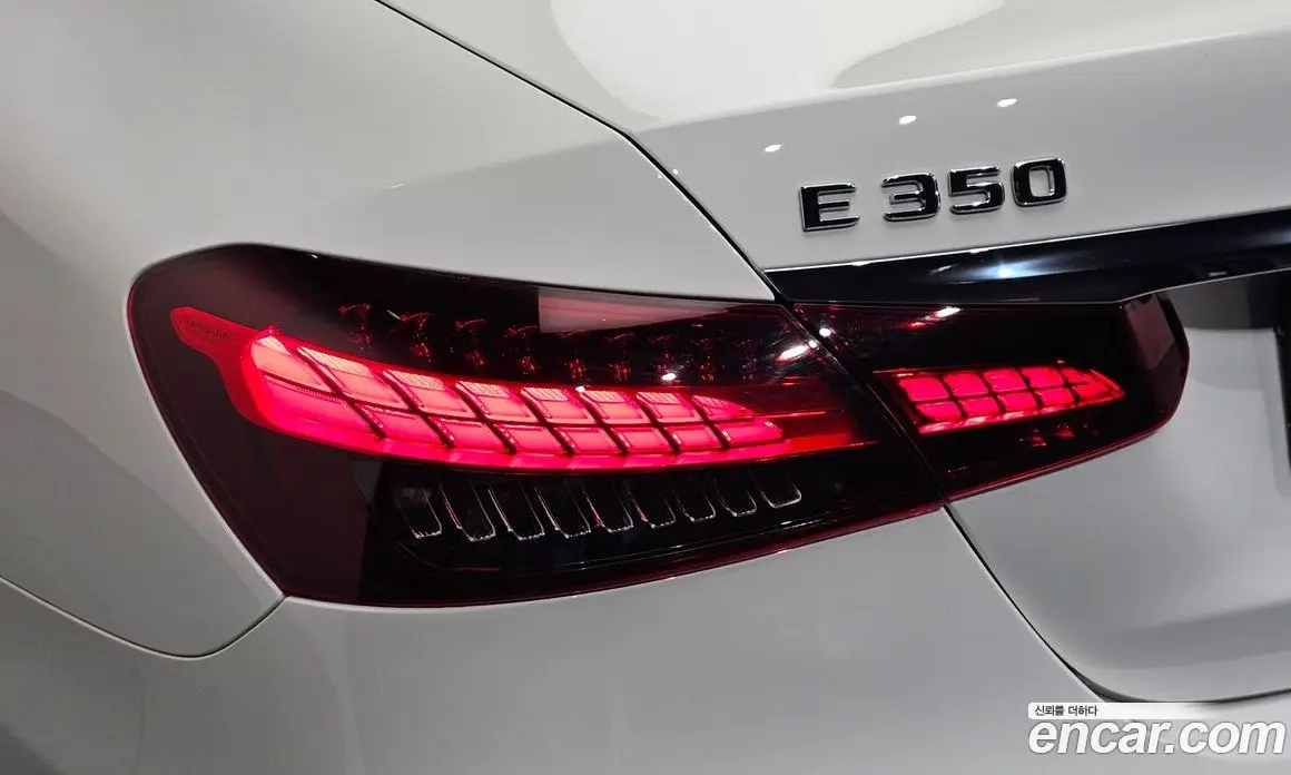 Mercedes-Benz E-Class 2021 2.0 гидро, фото 9