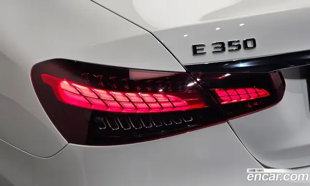 Mercedes-Benz E-Class 2021 2.0 гидро, миниатюра 9