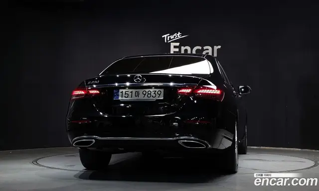 Mercedes-Benz E-Class 2023 2.0 гидро, миниатюра 4 Mercedes-Benz E-Class 2023 2.0 гидро, миниатюра 4