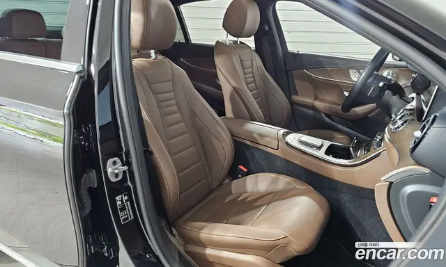 Mercedes-Benz E-Class 2023 1.9 гидро, миниатюра 11