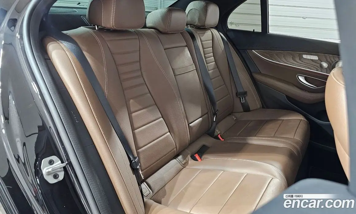 Mercedes-Benz E-Class 2023 1.9 гидро, фото 12