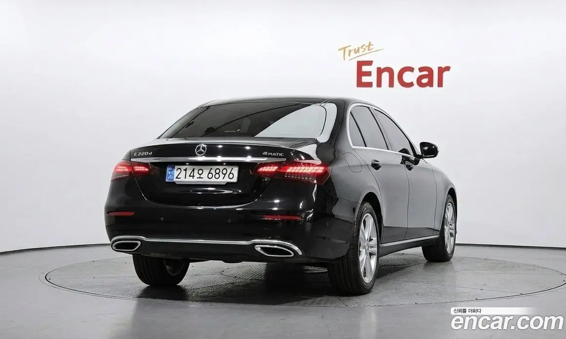 Mercedes-Benz E-Class 2023 1.9 гидро, фото 4