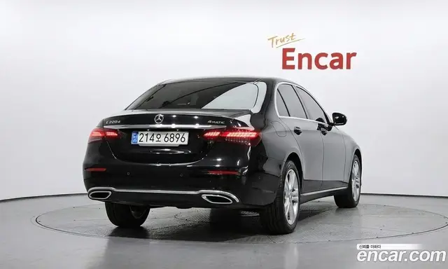 Mercedes-Benz E-Class 2023 1.9 гидро, миниатюра 4