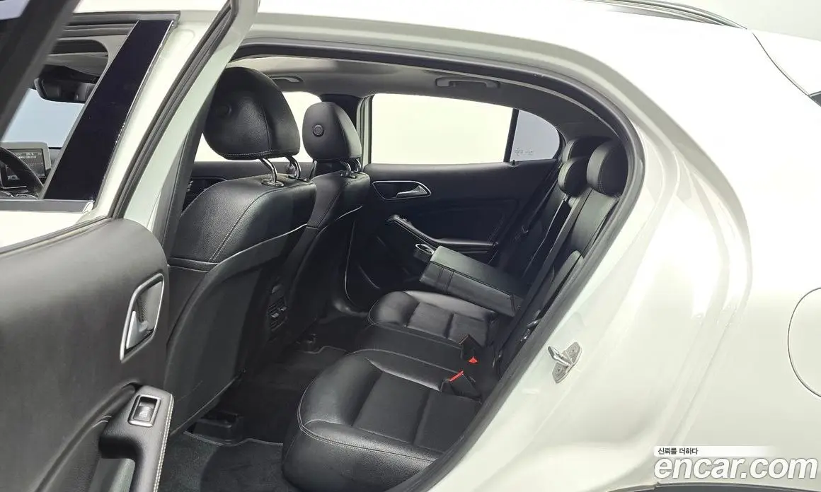 Mercedes-Benz GLA-Class 2019 2.0 гидро, фото 16 Mercedes-Benz GLA-Class 2019 2.0 гидро, фото 16