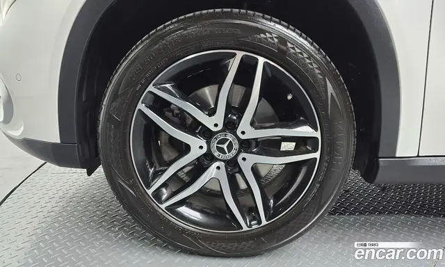 Mercedes-Benz GLA-Class 2019 2.0 гидро, миниатюра 4 Mercedes-Benz GLA-Class 2019 2.0 гидро, миниатюра 4