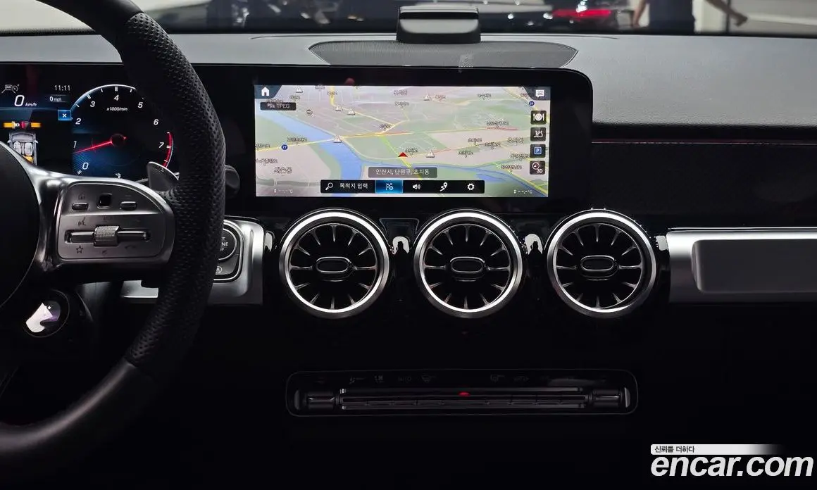 Mercedes-Benz GLB-Class 2023 2.0 гидро, фото 14