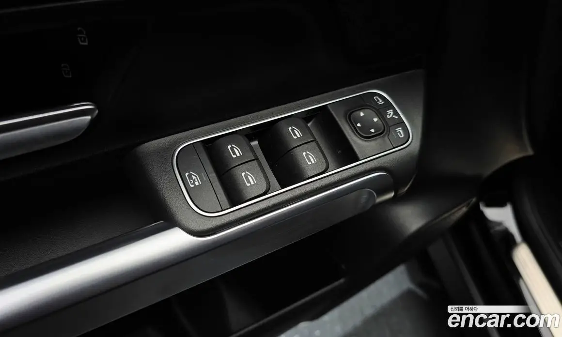 Mercedes-Benz GLB-Class 2023 2.0 гидро, фото 15