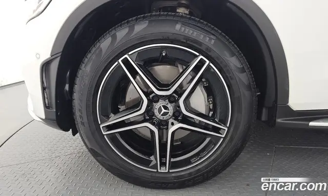 Mercedes-Benz GLC-Class 2022 2.0 гидро, миниатюра 4 Mercedes-Benz GLC-Class 2022 2.0 гидро, миниатюра 4