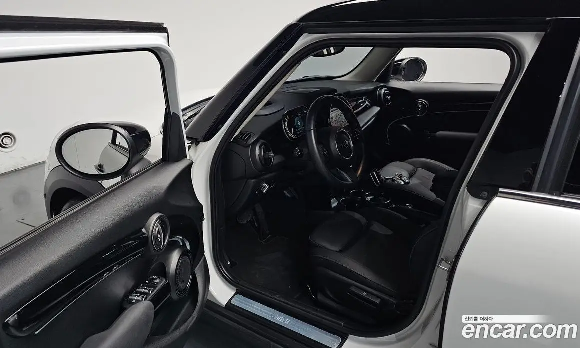 Mini Cooper 2024 1.5 автомат (гидро), фото 12