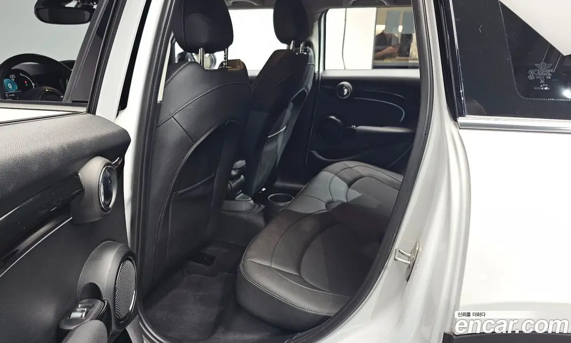 Mini Cooper 2024 1.5 автомат (гидро), фото 15
