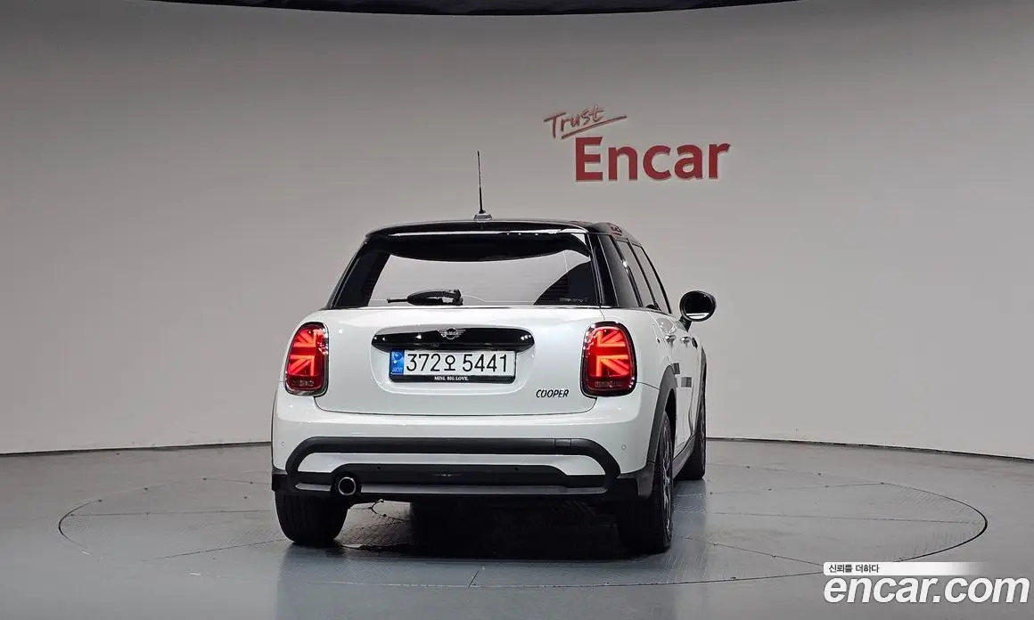 Mini Cooper 2024 1.5 автомат (гидро), фото 3