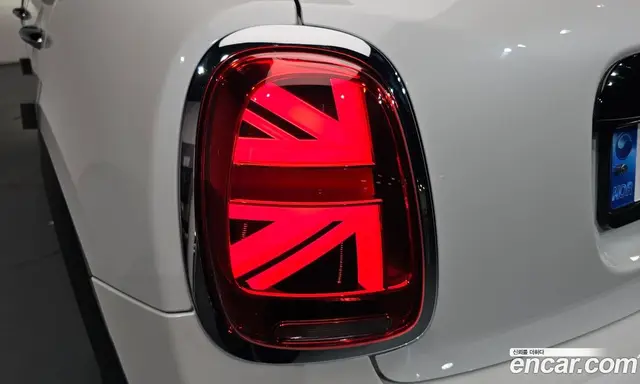 Mini Cooper 2024 1.5 автомат (гидро), миниатюра 8